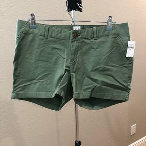 Gap maternity shorts